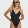 Bañador de una pieza con escote en V profundo de Sol Searcher