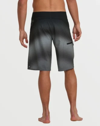 Boardshorts Fluid Pro Performance de 21″