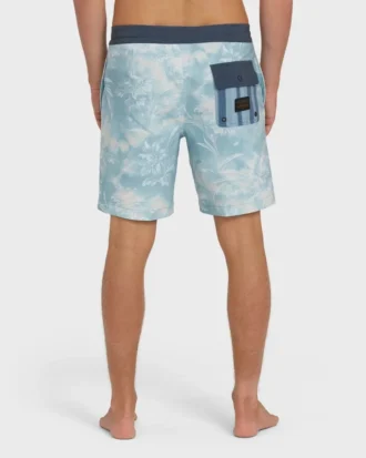 Boardshorts True North Garage Lo Tides de 18 pulgadas