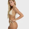 Braguitas de bikini diminutas Dippi con lazos laterales de Twisted Tides Braguitas de bikini diminutas Dippi con lazos laterales de Twisted Tides