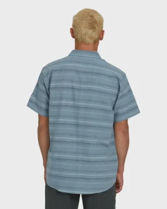 Camisa de manga corta tejida All Day Stripe en pantalones cortos