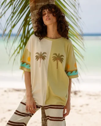 Camisas de manga corta con estampado de palmeras
