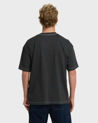 Camiseta de manga corta Bad Dog Og en pantalones cortos
