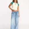 Camiseta de manga corta Beach Club Babe en pantalones cortos Camiseta de manga corta Beach Club Babe en pantalones cortos