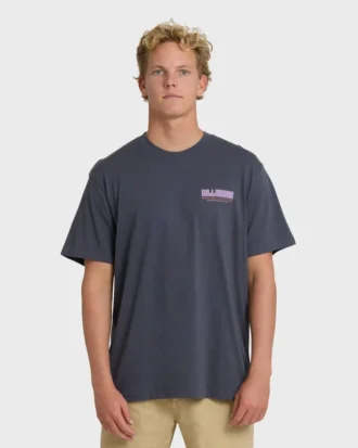 Camiseta de manga corta Broadsheet Premium en pantalón corto
