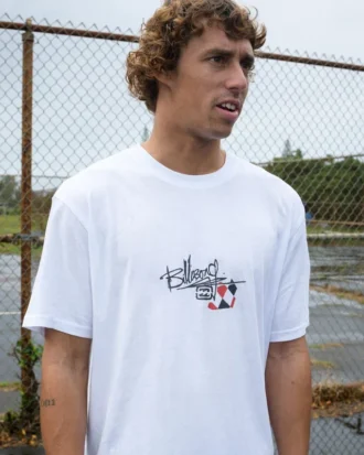 Camiseta de manga corta premium A.I. Argyle en pantalones cortos