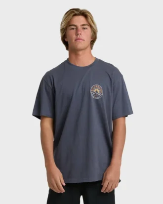 Camiseta de manga corta premium de Rockies Adventure en pantalón corto
