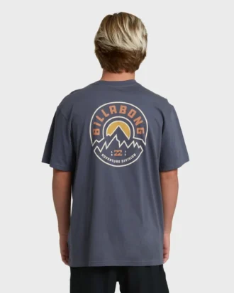 Camiseta de manga corta premium de Rockies Adventure en pantalón corto