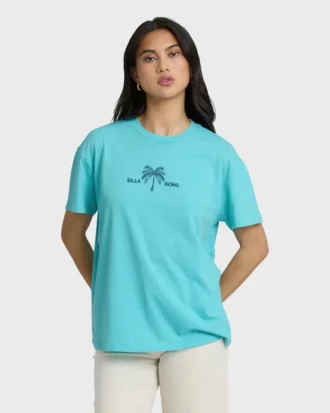 Camiseta de manga corta Rip Currents en pantalones cortos