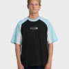 Camiseta de manga corta Spec 73 Systems OG en pantalones cortos
