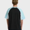 Camiseta de manga corta Spec 73 Systems OG en pantalones cortos