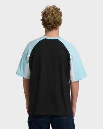 Camiseta de manga corta Spec 73 Systems OG en pantalones cortos