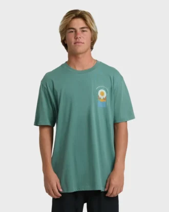 Camiseta de manga corta Sun Down Adventure Division Premium en pantalones cortos