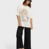 Camiseta de manga corta The Sun Rises con pantalones cortos