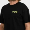 Camiseta de pantalón corto regular con arco encerado