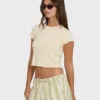 Camiseta de punto de manga corta Shelly en pantalones cortos