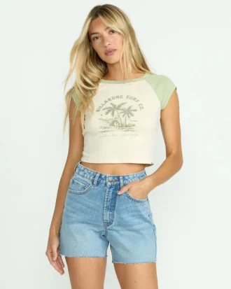 Camiseta raglán de manga corta Paradise con pantalones cortos