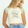 Camiseta raglán de manga corta Paradise con pantalones cortos