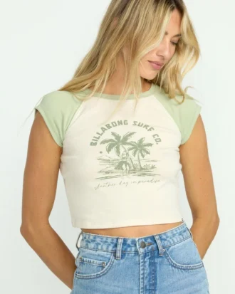 Camiseta raglán de manga corta Paradise con pantalones cortos