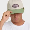 Gorra retro con correa Gorra retro con correa