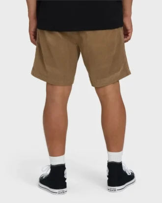 Pantalones cortos de pana Larry Layback de 17 pulgadas