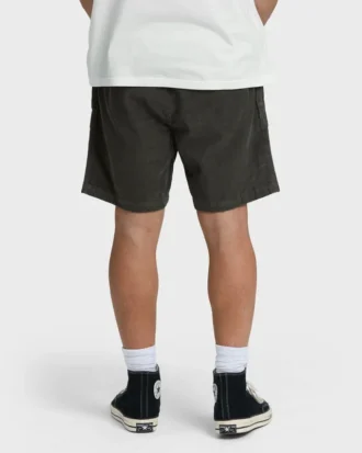 Pantalones cortos de pana Larry Layback de 17 pulgadas