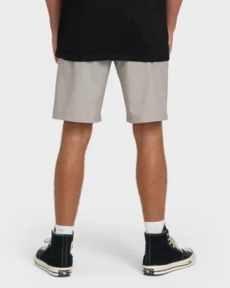 Pantalones cortos híbridos Primary Submersible de 19″