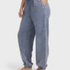 Pantalones jogger con lavado salino Pantalones jogger con lavado salino