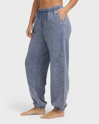 Pantalones jogger con lavado salino