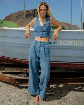 Pantalones lavados con efecto ola