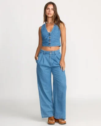 Pantalones lavados con efecto ola