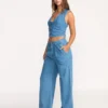 Pantalones lavados con efecto ola Pantalones lavados con efecto ola