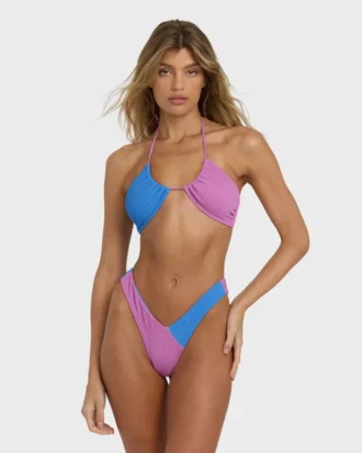 Top de bikini bandeau Drew de verano con bloques de color