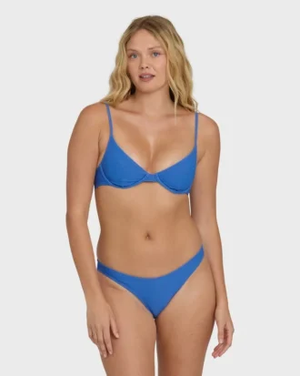 Top de bikini con aros demi de Tanlines