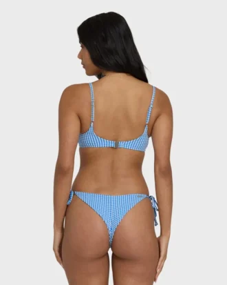 Top de bikini con aros Helena con estampado de mini cuadros ondulados