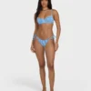 Top de bikini con aros Helena con estampado de mini cuadros ondulados Top de bikini con aros Helena con estampado de mini cuadros ondulados