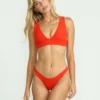 Top de bikini rojo Aloha con escote pronunciado Top de bikini rojo Aloha con escote pronunciado