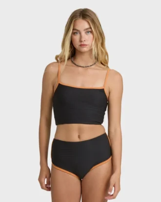 Top de bikini tipo camiseta de surf Tanlines