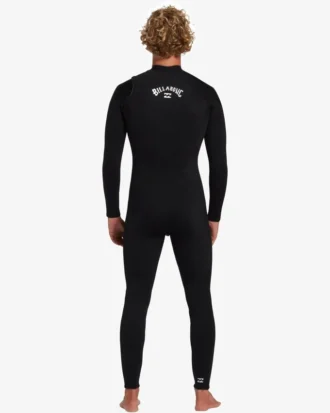 Traje de neopreno con cremallera en el pecho y lámina de 4/3 mm